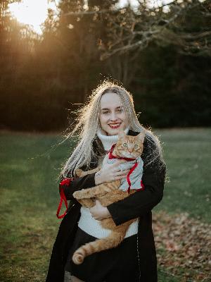 Kiara with her cat Komet!